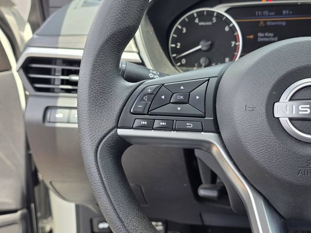 Used 2025 Nissan Altima 2.5 SV FWD image 23