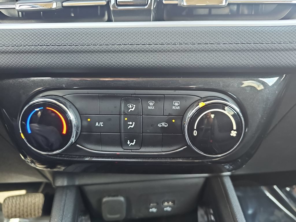 Used 2025 Chevrolet TrailBlazer LT FWD image 22