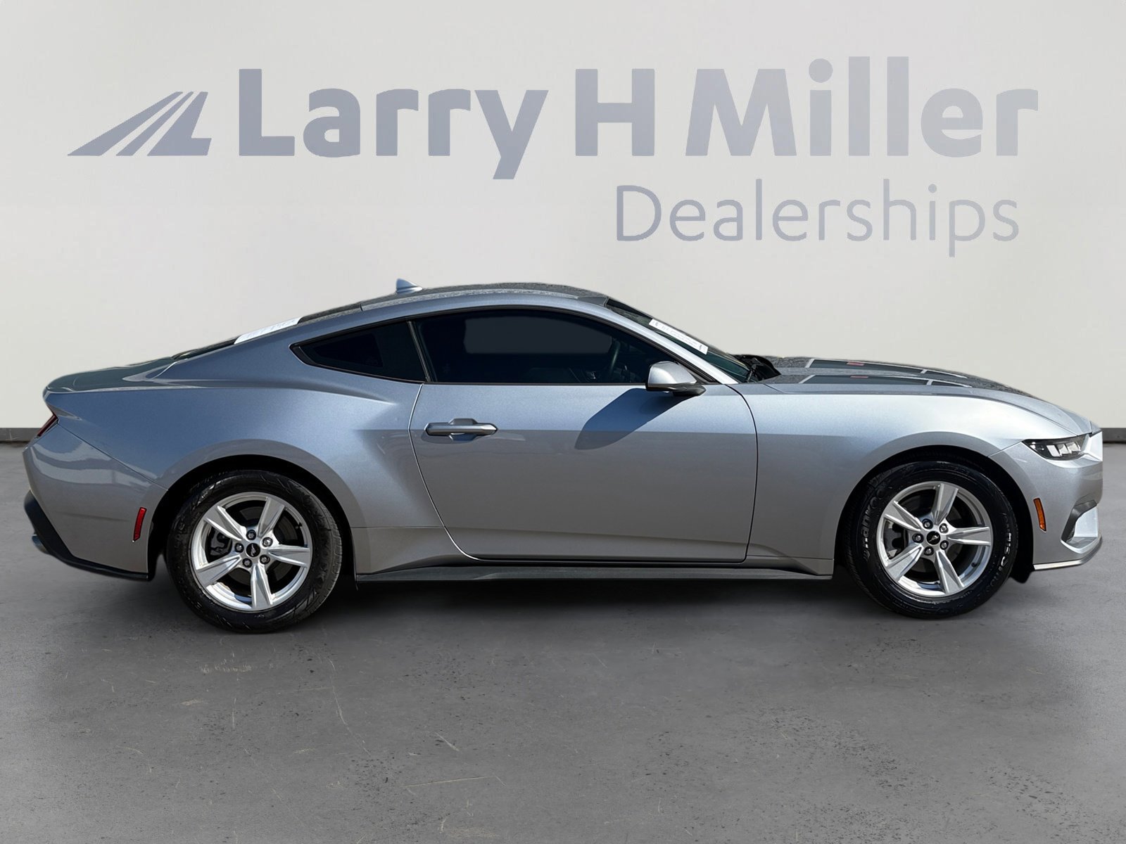 Certified 2024 Ford Mustang Coupe image 6