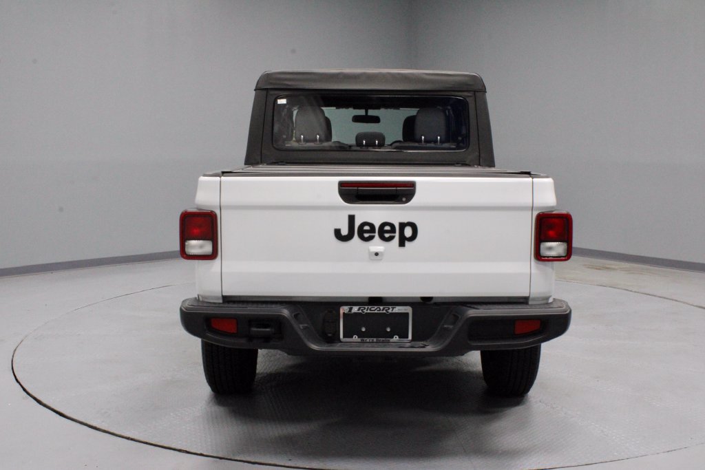 Used 2025 Jeep Gladiator Sport AWD/4WD image 9