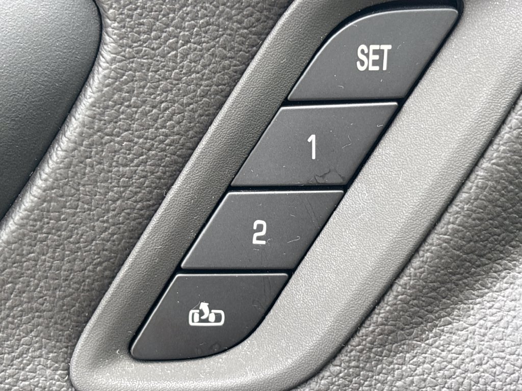 Used 2021 GMC Acadia SLT w/ Elevation Edition FWD image 12