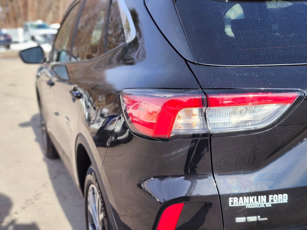 Certified 2022 Ford Escape SEL w/ Technology Package image 9