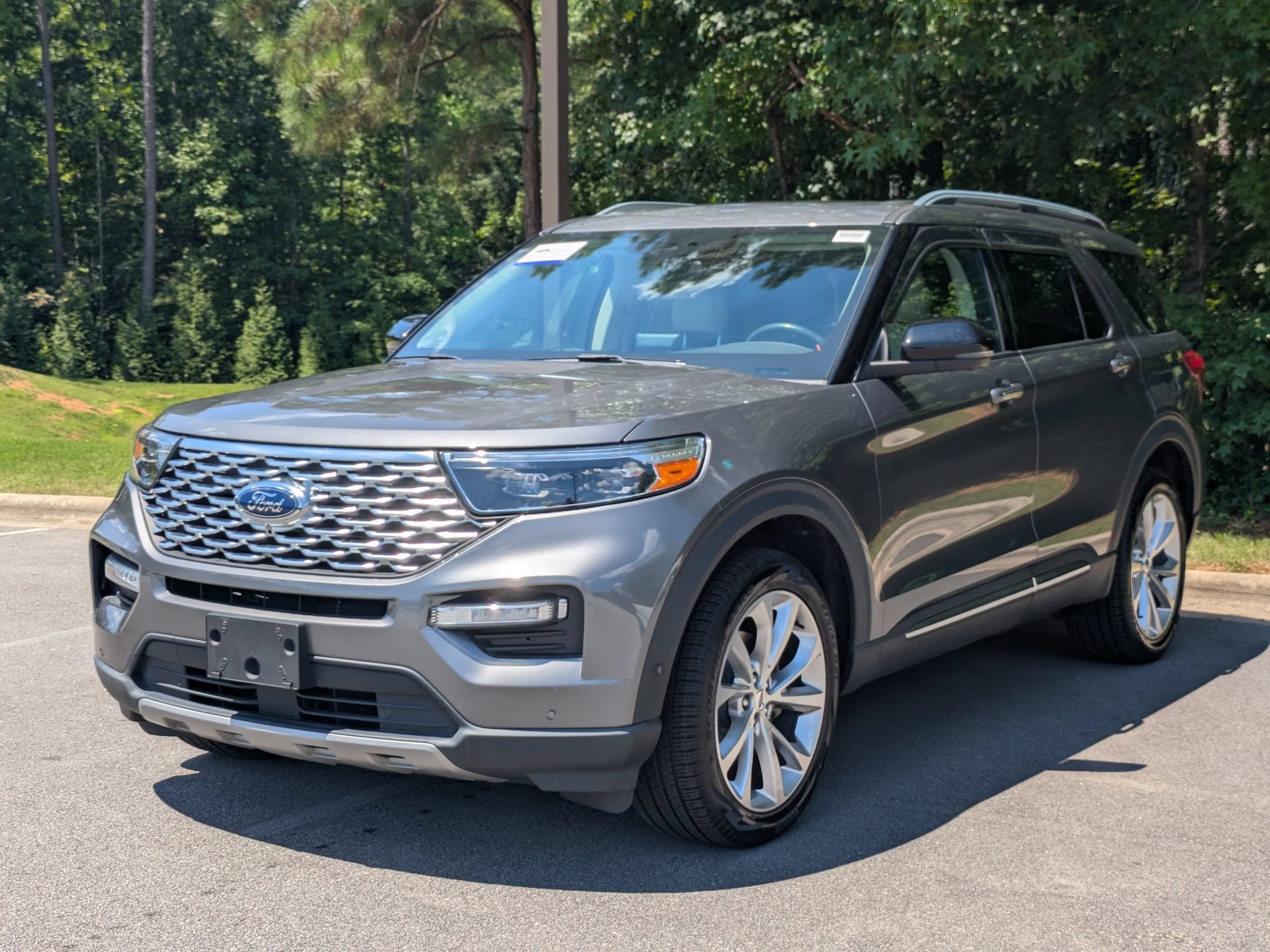 Certified 2021 Ford Explorer Platinum w/ Equipment Group 601A AWD/4WD image 6