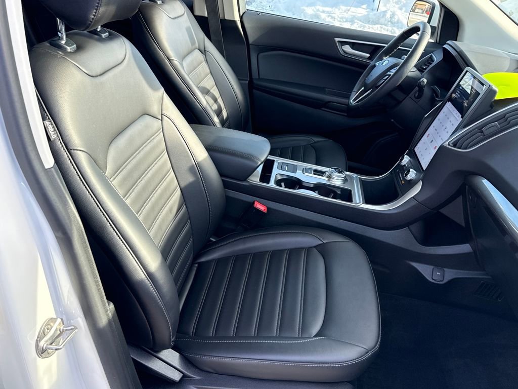 Certified 2024 Ford Edge SEL w/ Convenience Package image 9