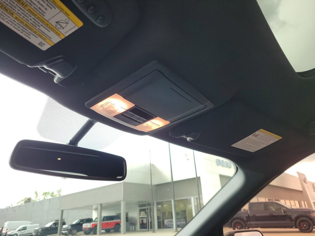 Certified 2019 Ford Explorer XLT w/ Equipment Group 202A AWD/4WD image 30