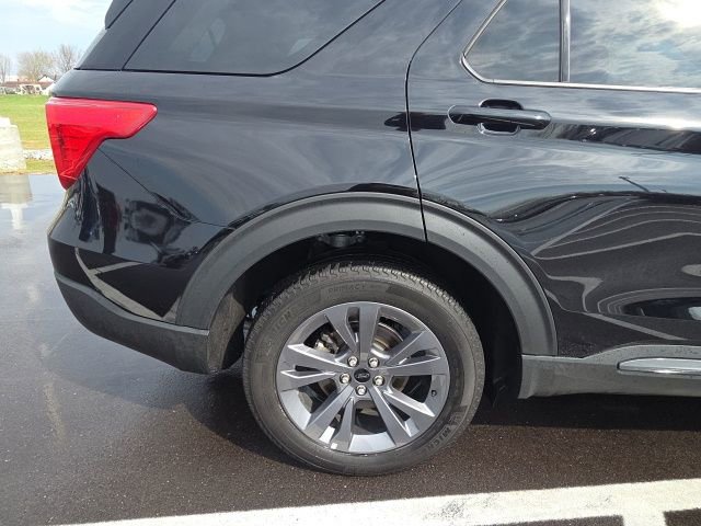 Certified 2023 Ford Explorer XLT w/ Equipment Group 202A image 7