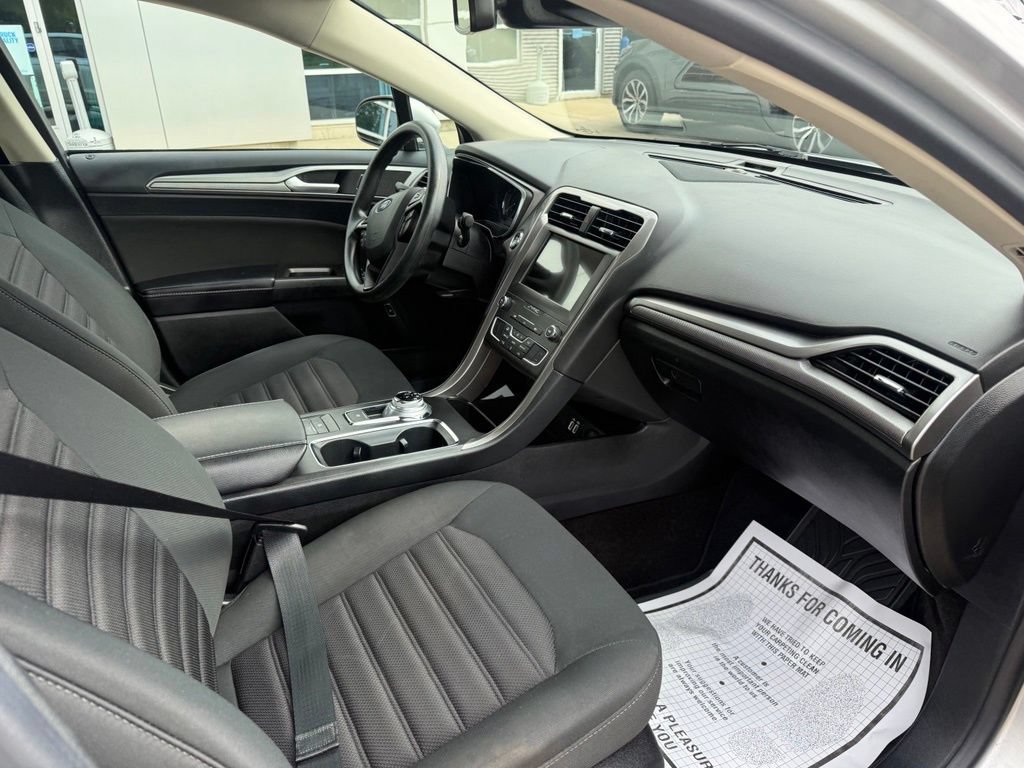 Certified 2019 Ford Fusion SE FWD image 10