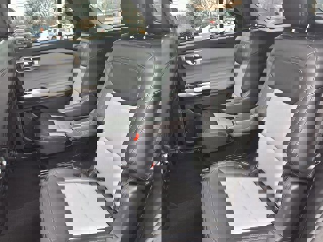 Certified 2023 Ford Explorer XLT w/ Equipment Group 202A image 9