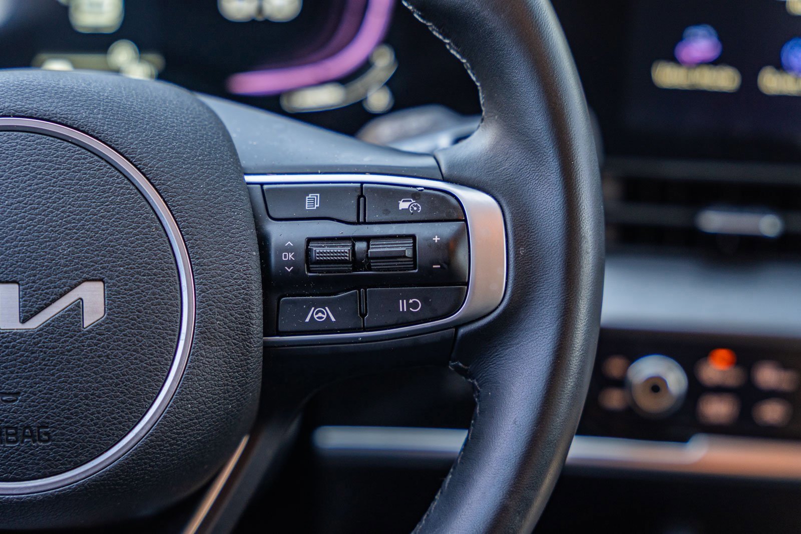 Used 2025 Kia Sportage EX image 26