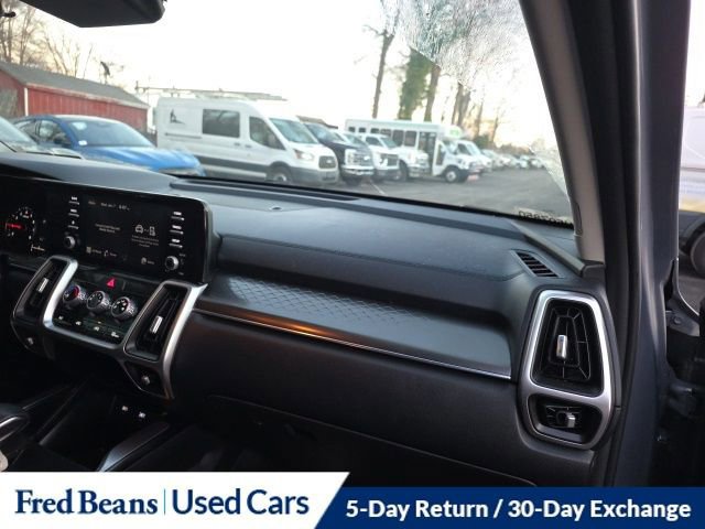 Used 2021 Kia Sorento LX image 11