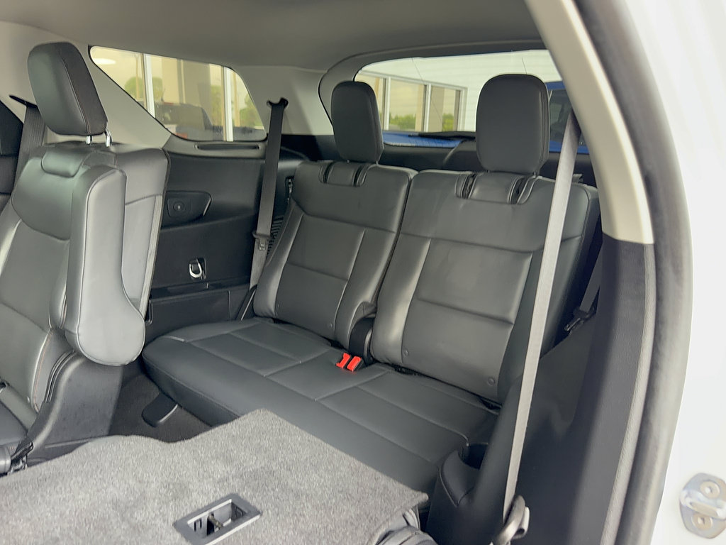 Certified 2025 Ford Explorer Active w/ Active Comfort Package RWD image 13