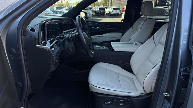 Used 2021 Cadillac Escalade Sport w/ Driver Assist Tech Package AWD/4WD image 9