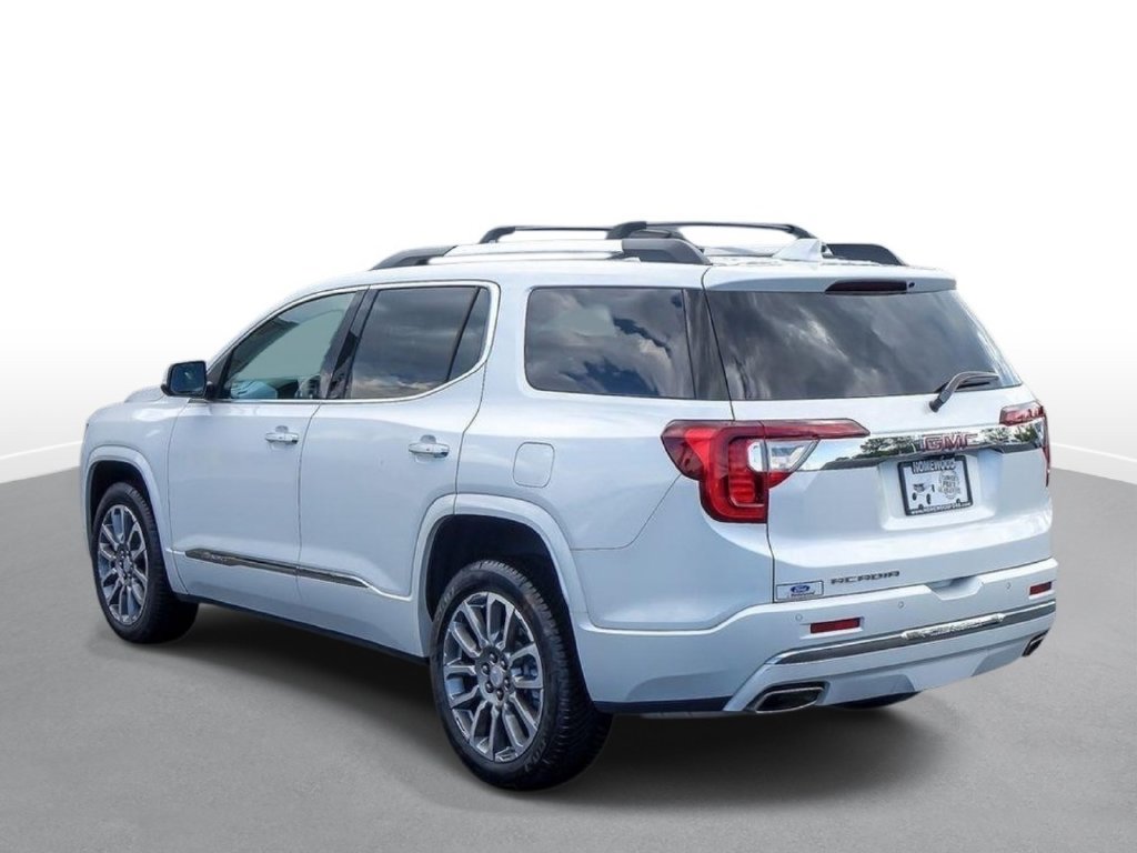 Used 2023 GMC Acadia Denali w/ Denali Technology Package FWD image 5