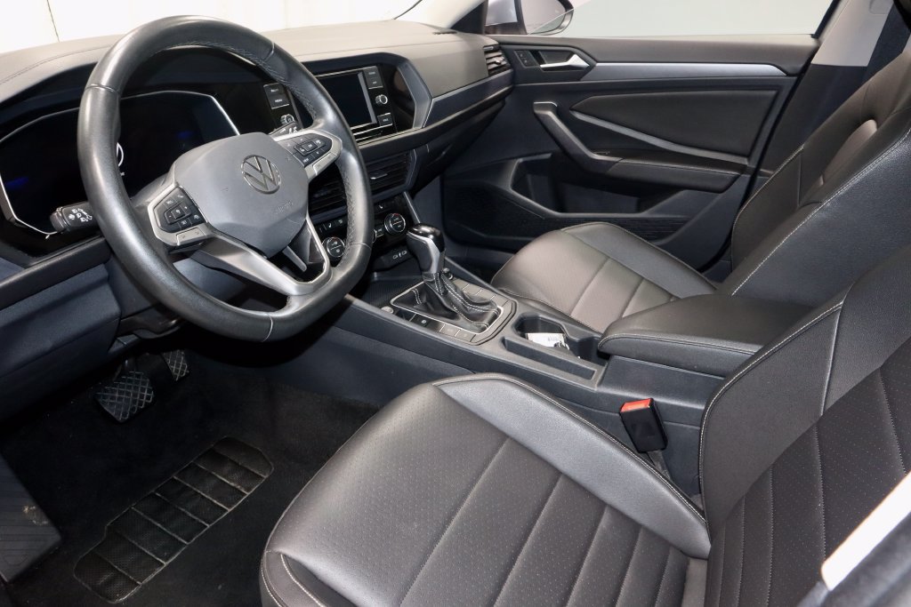 Used 2024 Volkswagen Jetta SE FWD image 23