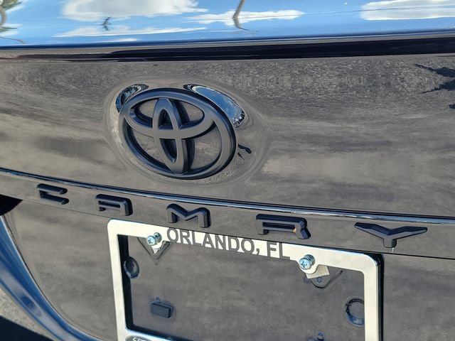 Used 2023 Toyota Camry SE FWD image 8