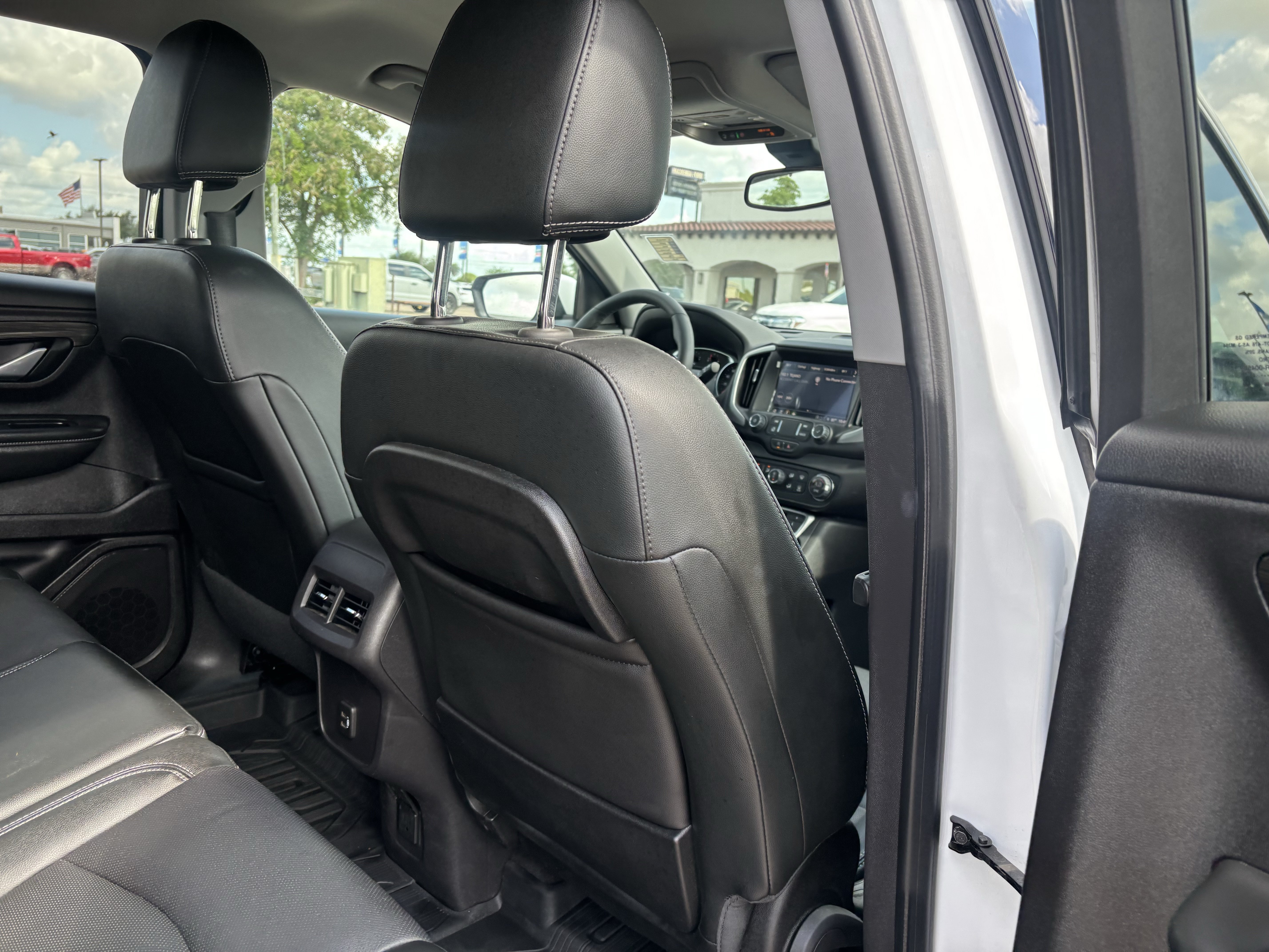 Used 2024 GMC Terrain SLT AWD/4WD image 22