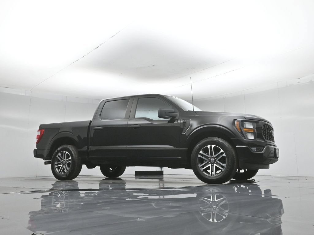 Certified 2023 Ford F150 XL w/ STX Appearance Package RWD image 4