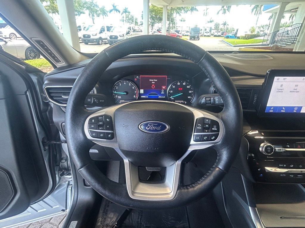 Certified 2023 Ford Explorer Limited w/ Equipment Group 301A image 17
