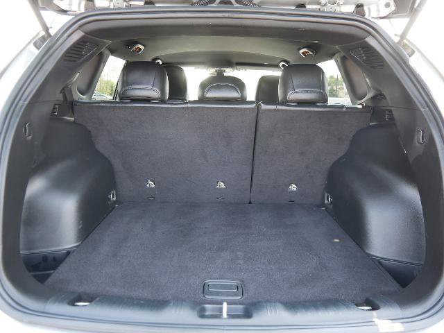 Used 2025 Jeep Compass Limited AWD/4WD image 12