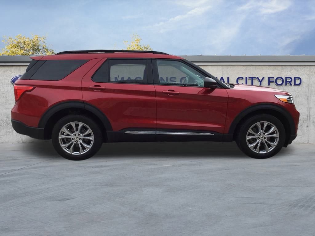 Certified 2024 Ford Explorer XLT w/ Equipment Group 202A image 5