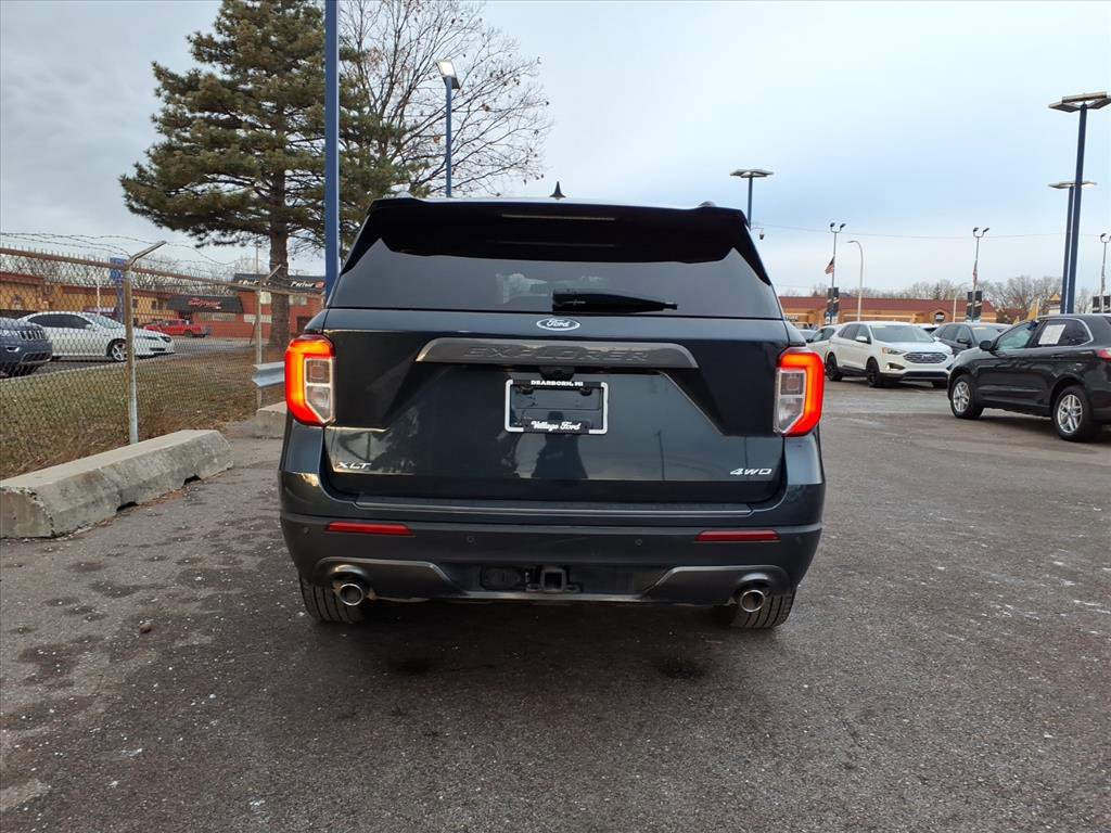 Certified 2022 Ford Explorer XLT w/ Equipment Group 202A image 7