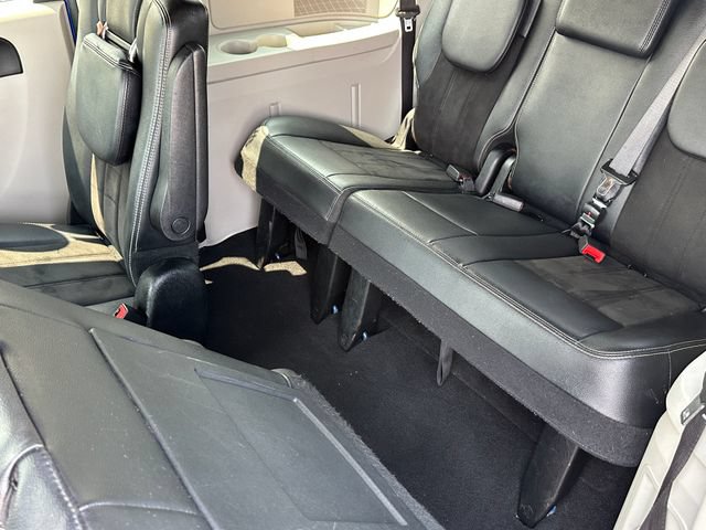 Used 2020 Dodge Grand Caravan SXT FWD image 15