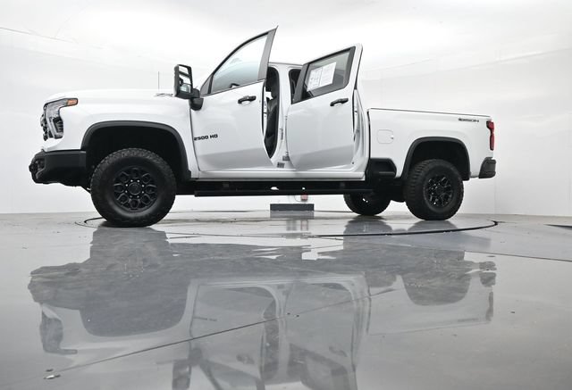 Used 2025 Chevrolet Silverado 2500 ZR2 w/ ZR2 Bison Edition AWD/4WD image 55