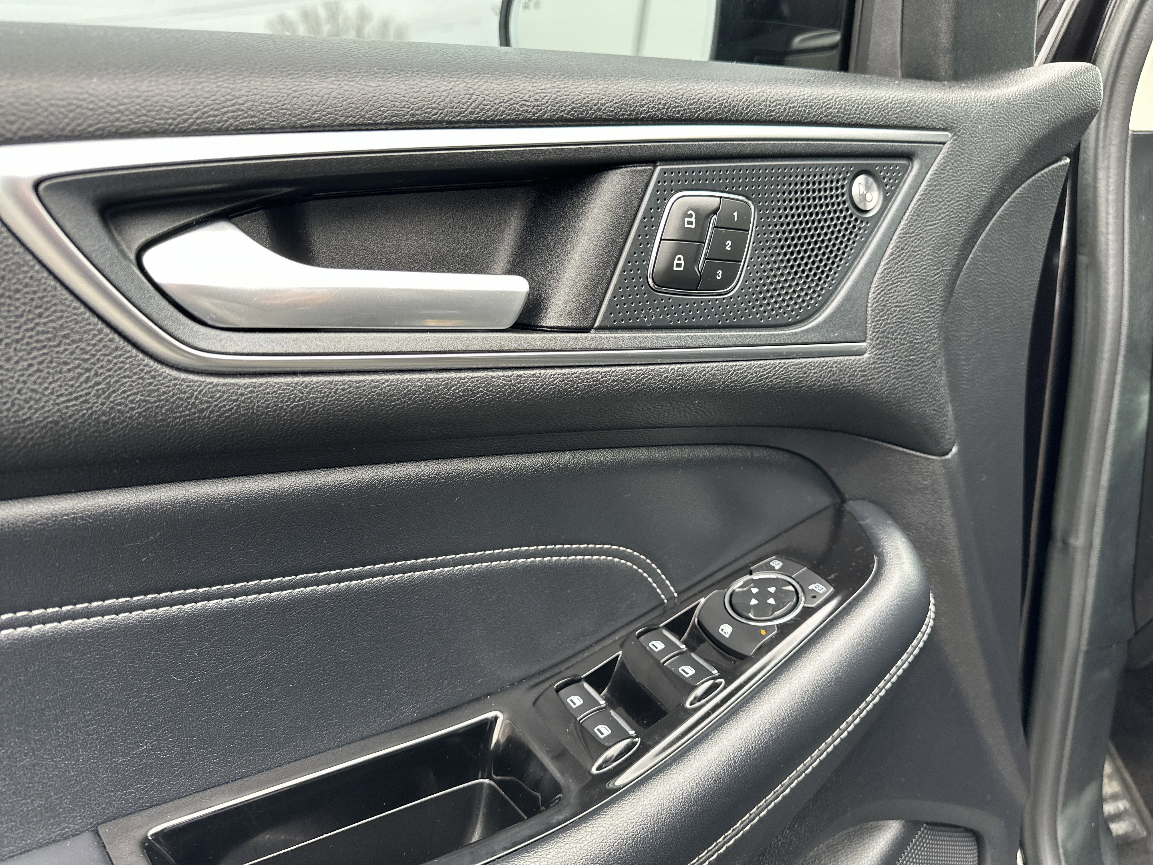 Certified 2019 Ford Edge Titanium w/ Equipment Group 301A image 15