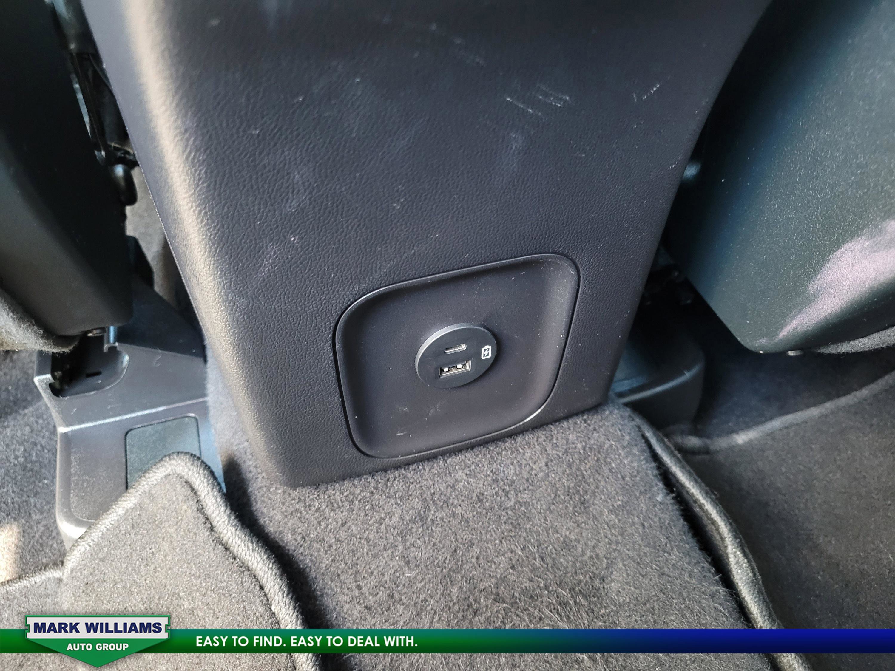 Certified 2022 Ford Escape SE w/ SE Sport Appearance Package image 16