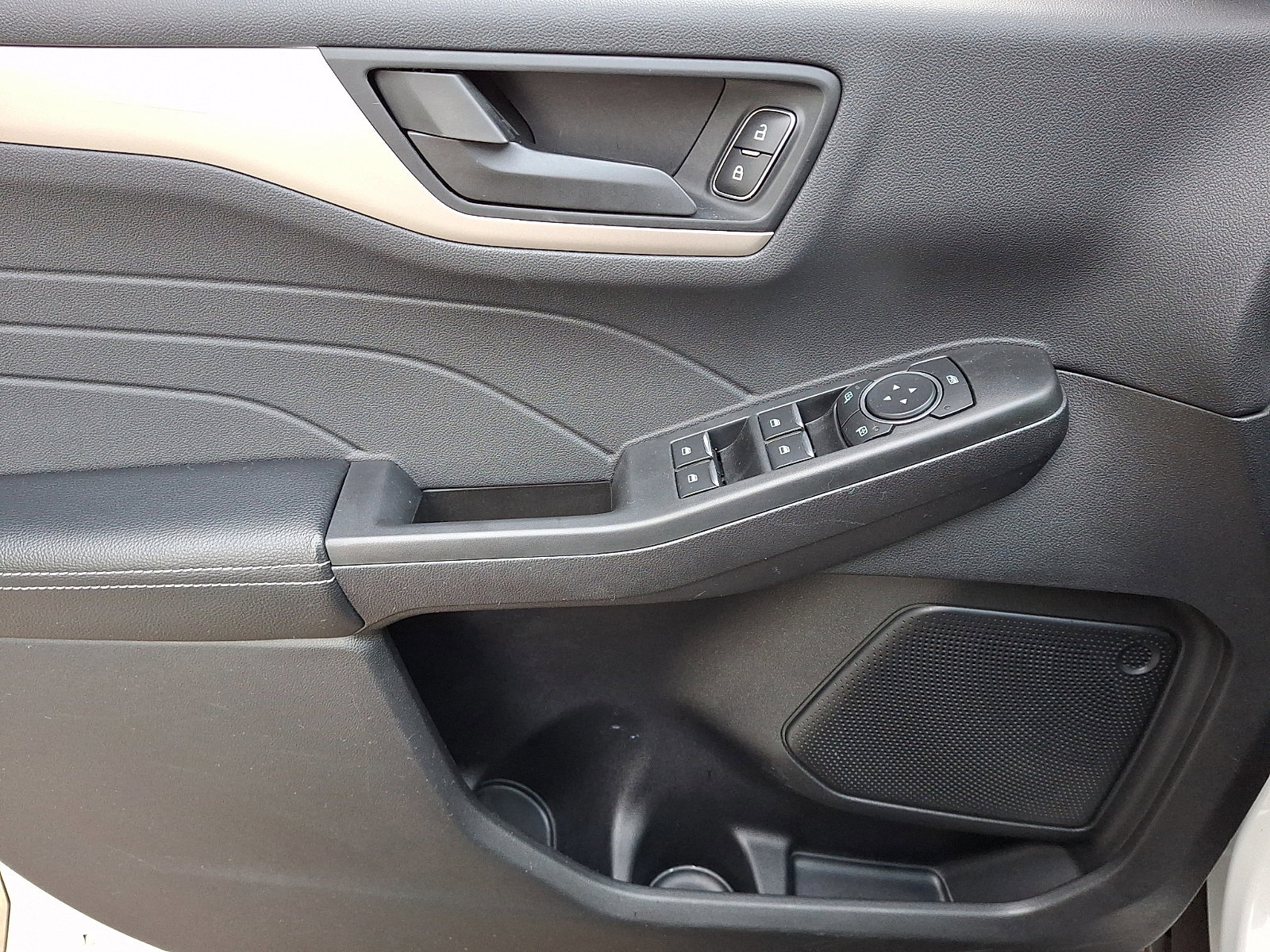 Certified 2022 Ford Escape SE w/ Convenience Package image 15