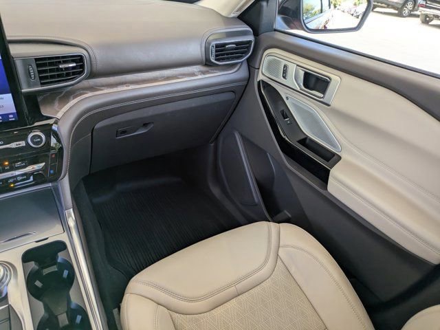 Certified 2022 Ford Explorer Platinum w/ Equipment Group 601A image 15