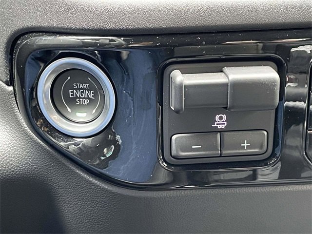 Used 2023 Chevrolet Silverado 1500 ZR2 w/ Technology Package image 21
