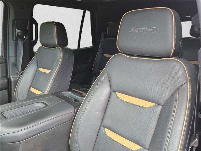 Used 2023 GMC Yukon AT4 w/ Technology Package AWD/4WD image 13