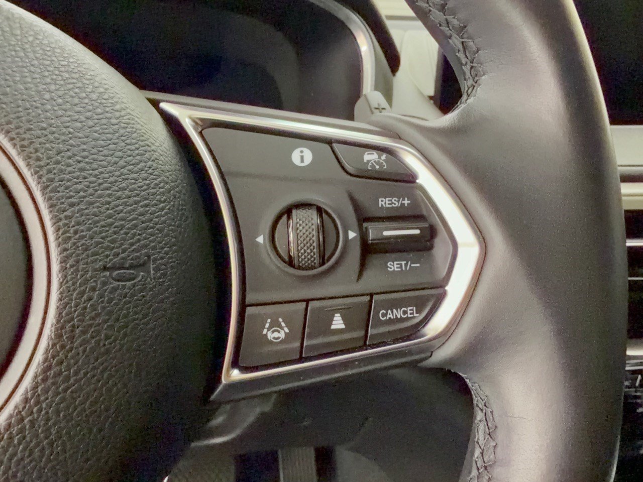 Used 2024 Acura MDX w/ Technology Package FWD image 19
