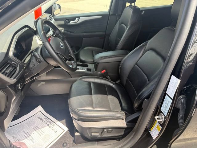 Certified 2025 Ford Escape Platinum AWD/4WD image 19