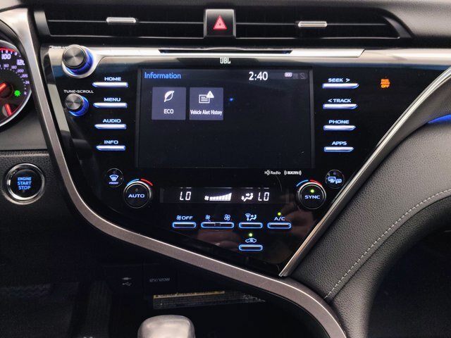 Used 2018 Toyota Camry XSE FWD image 34