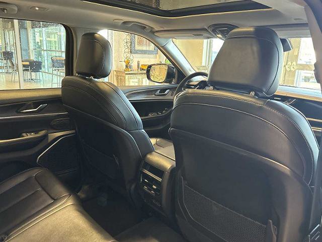 Used 2022 Jeep Grand Cherokee Limited 4xe image 27