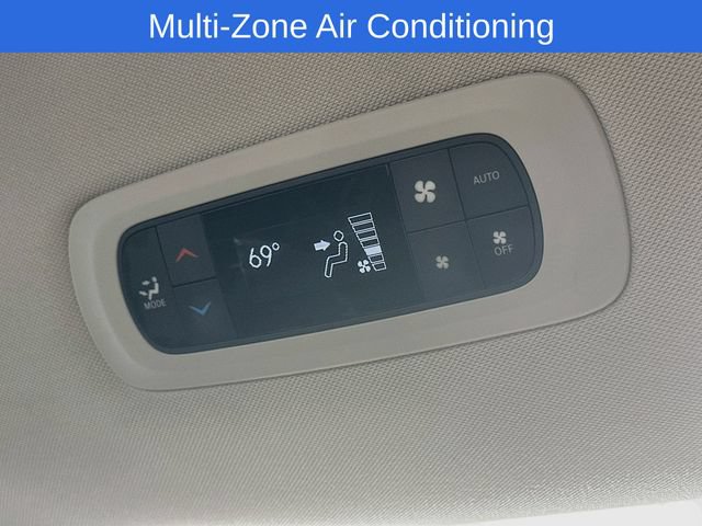 Used 2024 Chrysler Pacifica Touring-L FWD image 18