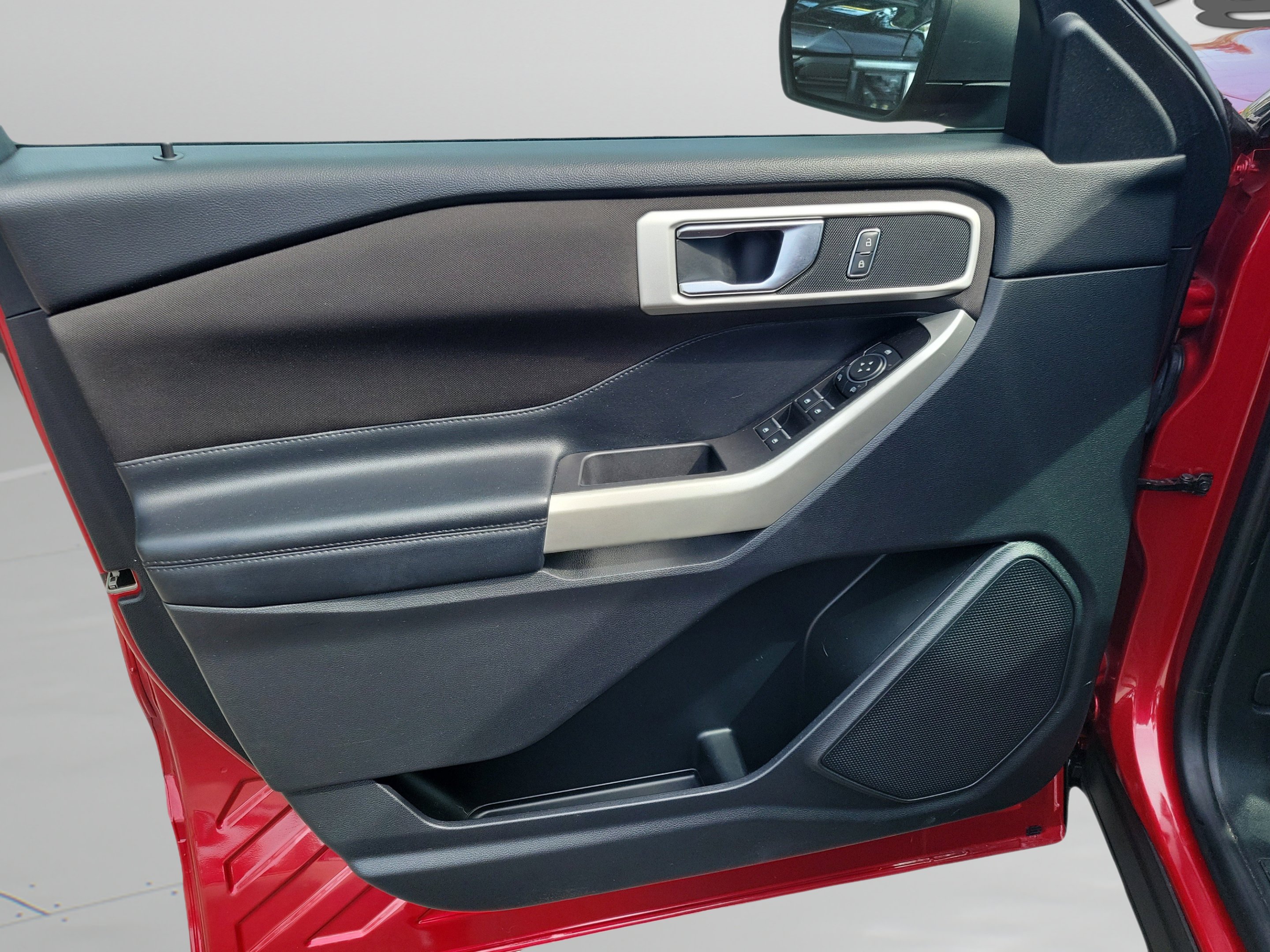 Certified 2020 Ford Explorer XLT RWD image 14