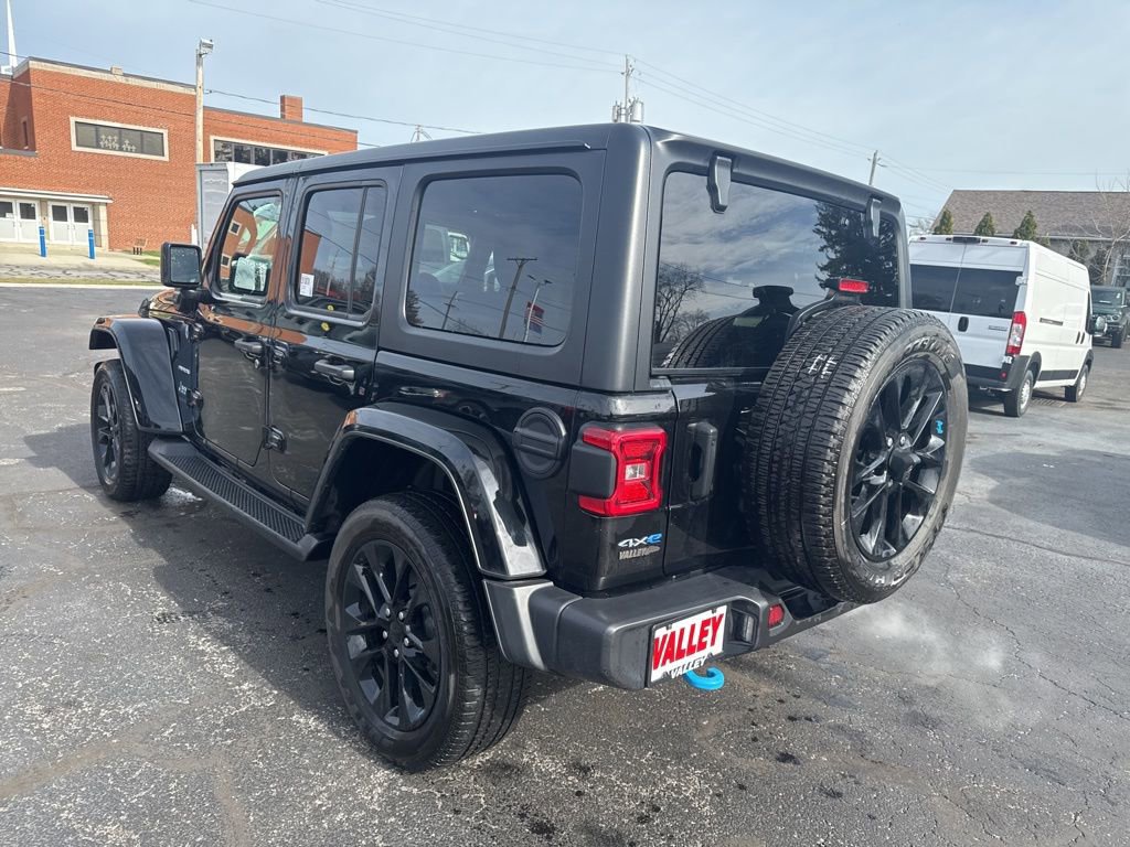 Used 2023 Jeep Wrangler Unlimited Sahara w/ Cold Weather Group image 11