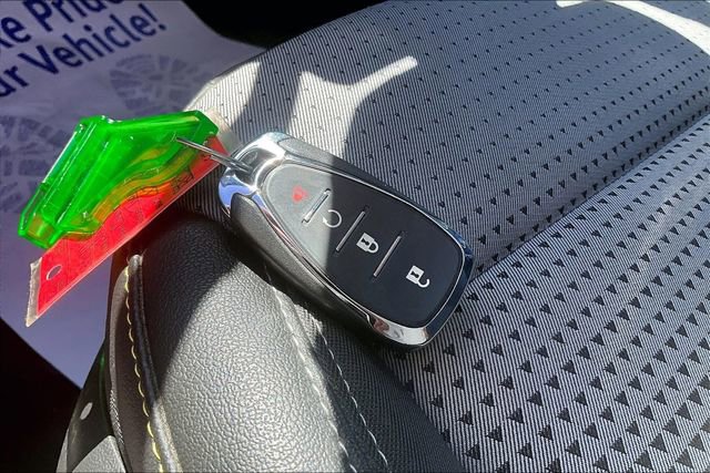 Used 2024 Chevrolet Trax LT w/ Driver Confidence Package FWD image 33