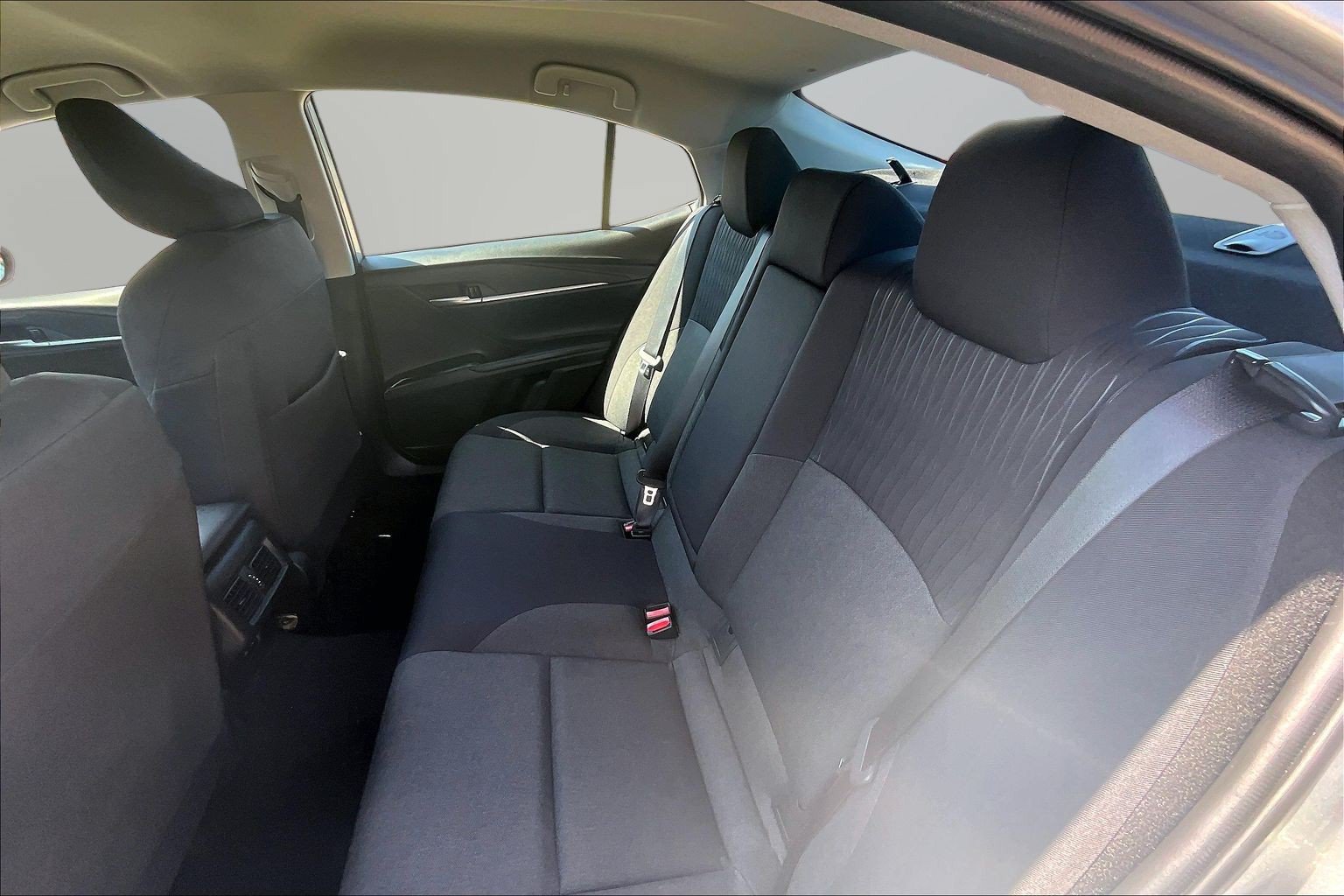 Used 2025 Toyota Camry LE FWD image 18
