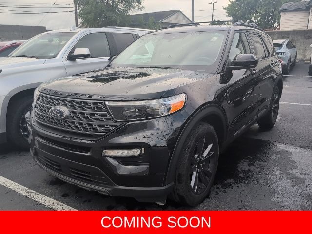 Certified 2024 Ford Explorer XLT w/ Equipment Group 202A AWD/4WD image 3