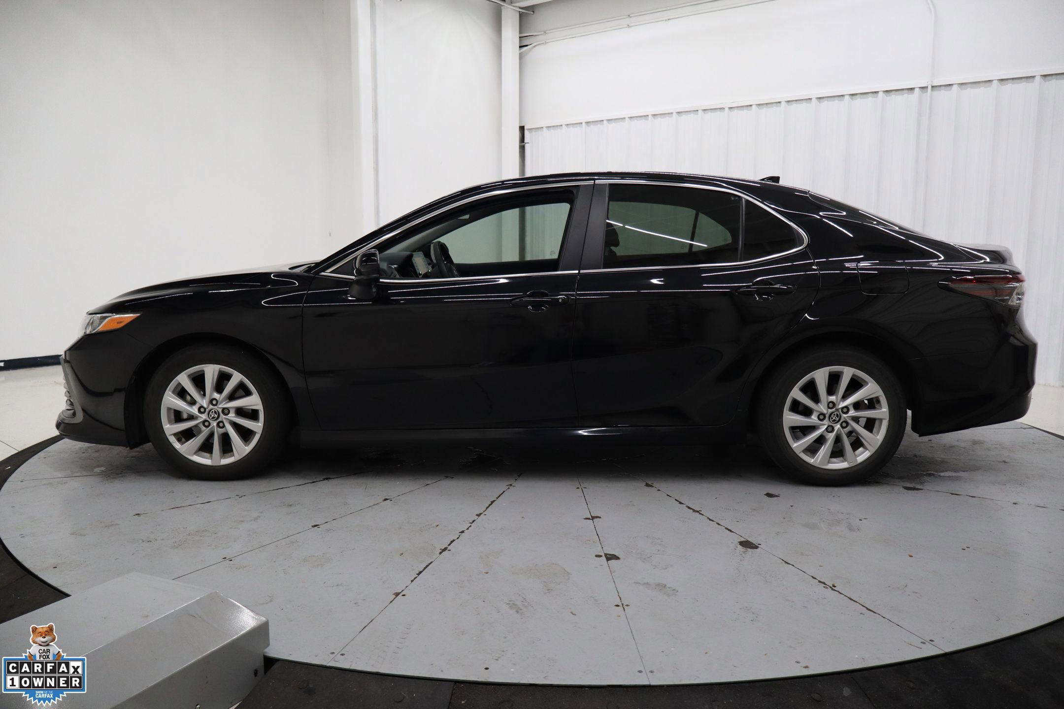 Used 2024 Toyota Camry LE image 4