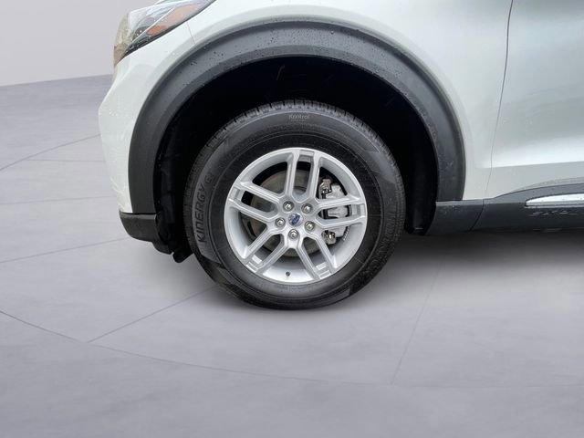 Certified 2025 Ford Explorer Active AWD/4WD image 9