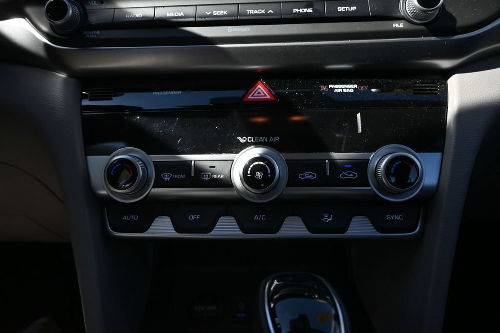 Used 2020 Hyundai Elantra SE FWD image 35