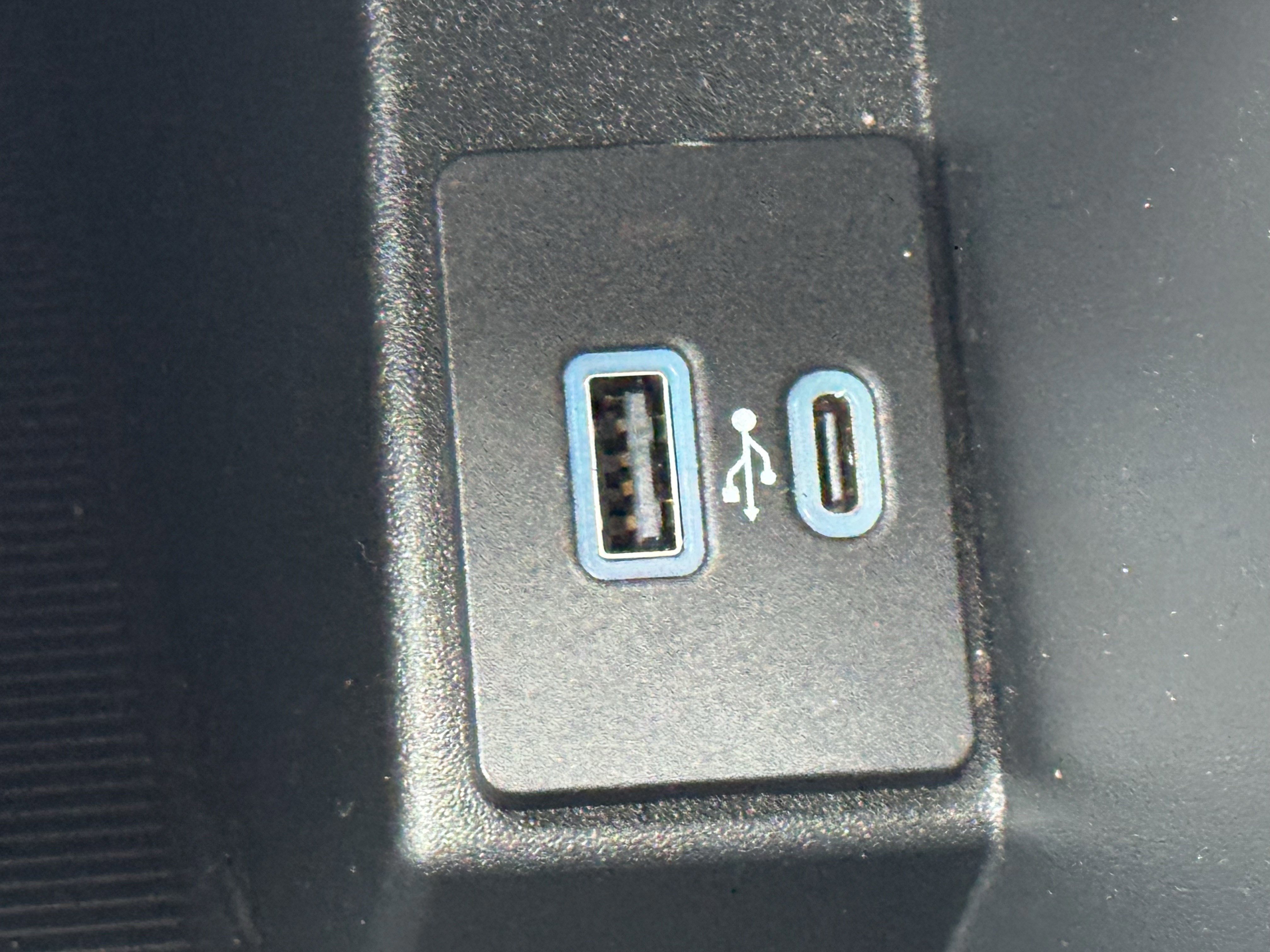 Certified 2024 Ford Edge SE image 23