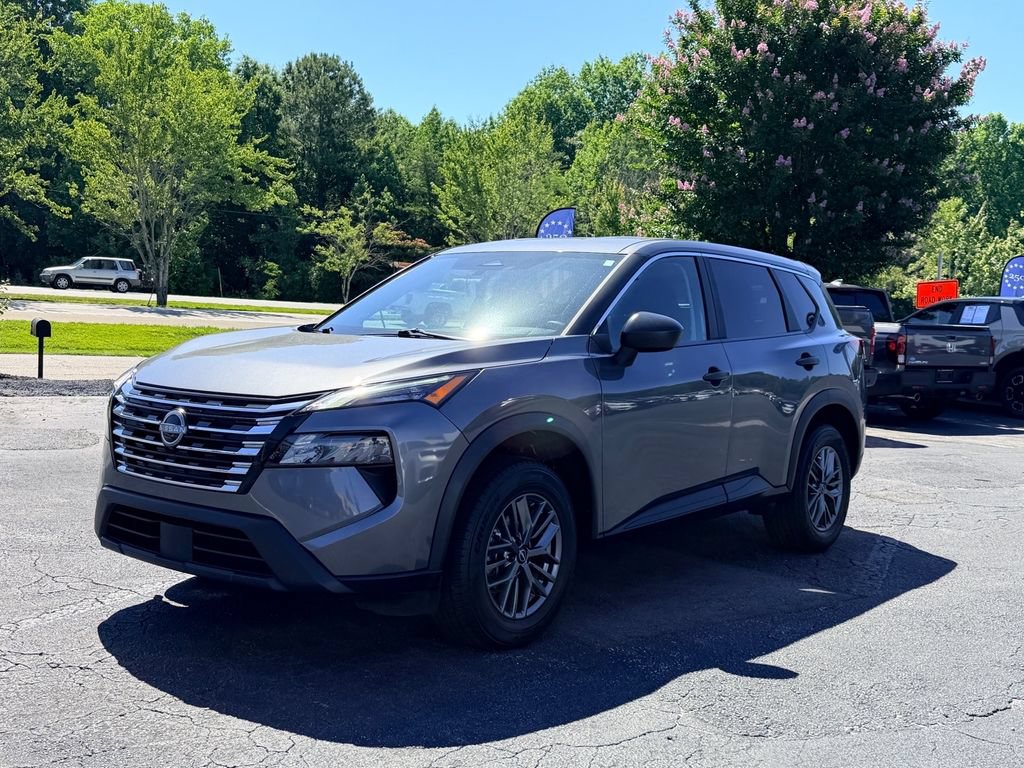Used 2025 Nissan Rogue S AWD/4WD image 8