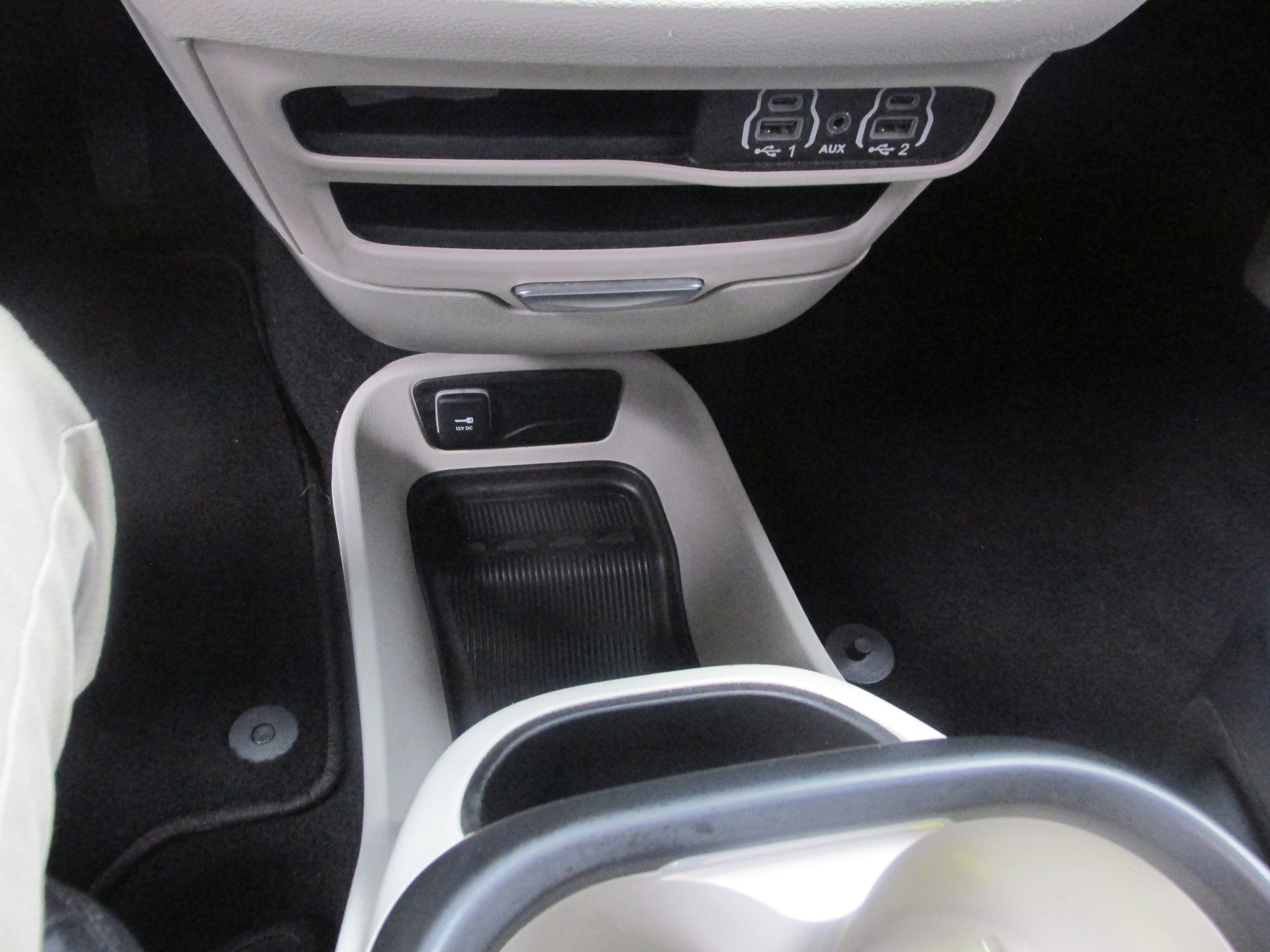 Used 2023 Chrysler Pacifica Touring-L FWD image 37