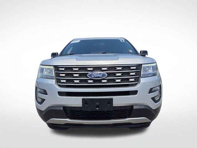 Certified 2017 Ford Explorer XLT w/ Equipment Group 201A FWD image 8